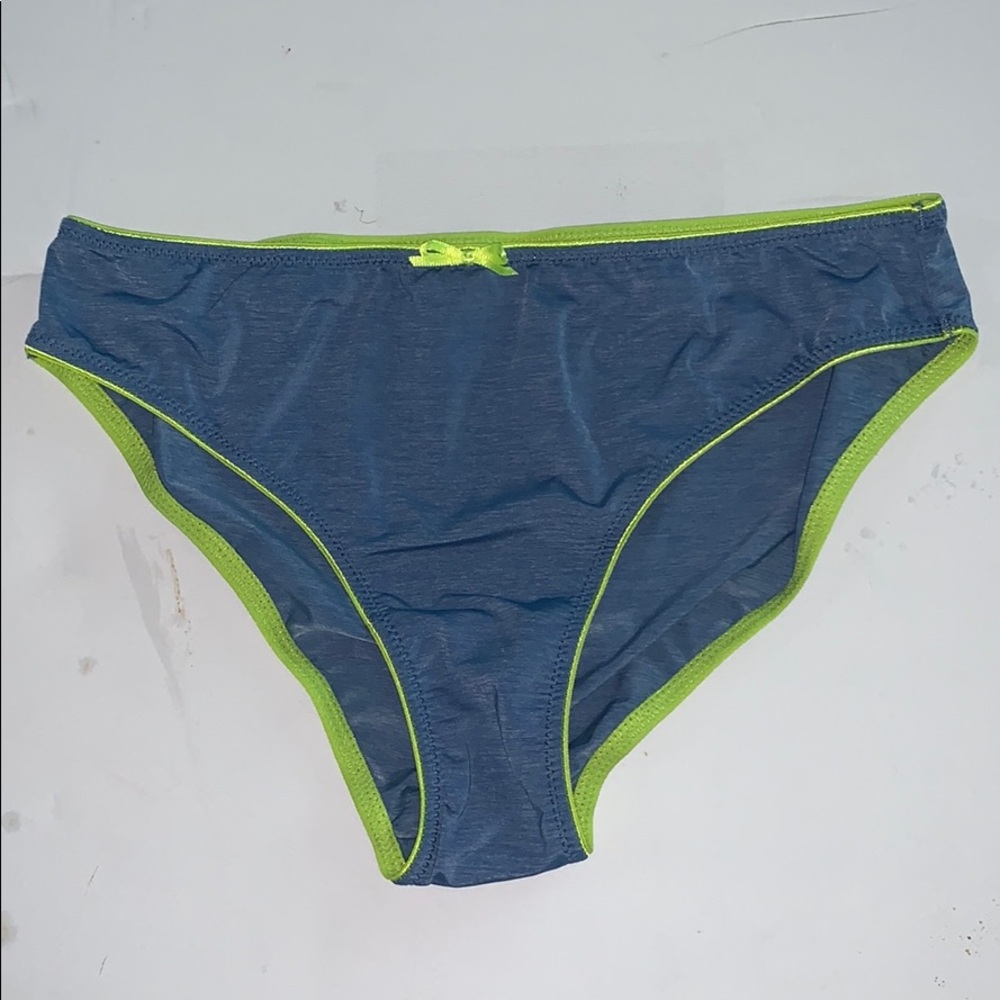 NWOT Cleo women’s underwear size S